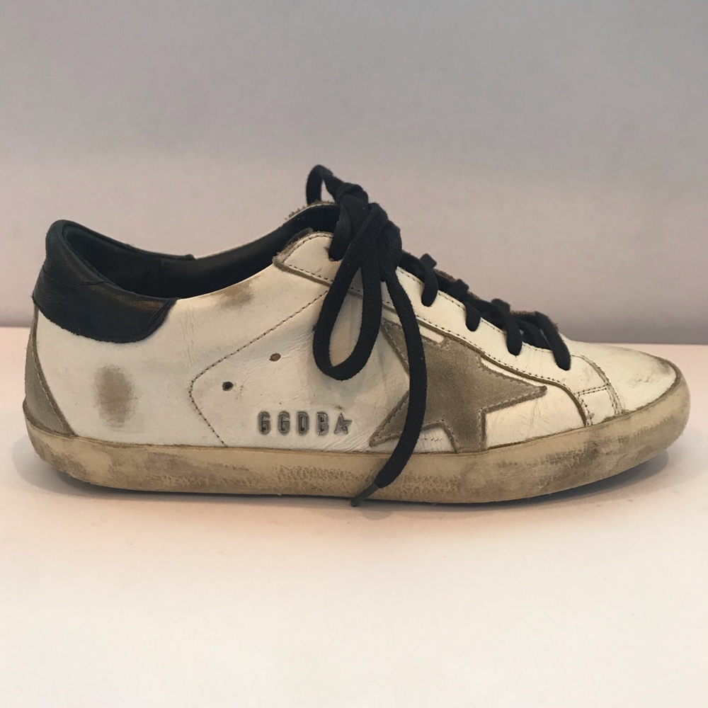 GOLDEN GOOSE Super Star Distressed Sneaker